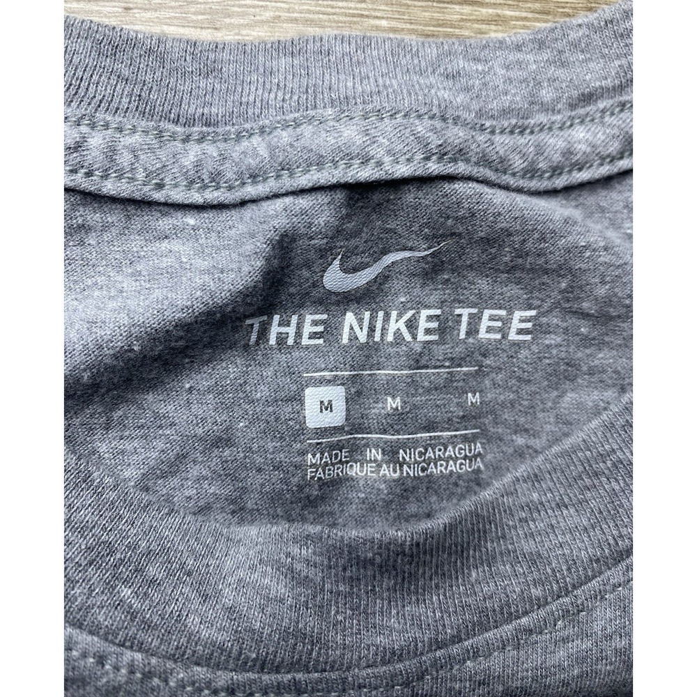 Men Size MEDIUM Nike Undefeated LSU Tigers National Champions 15-0 T-Shirt 2019 - Picture 4 of 10